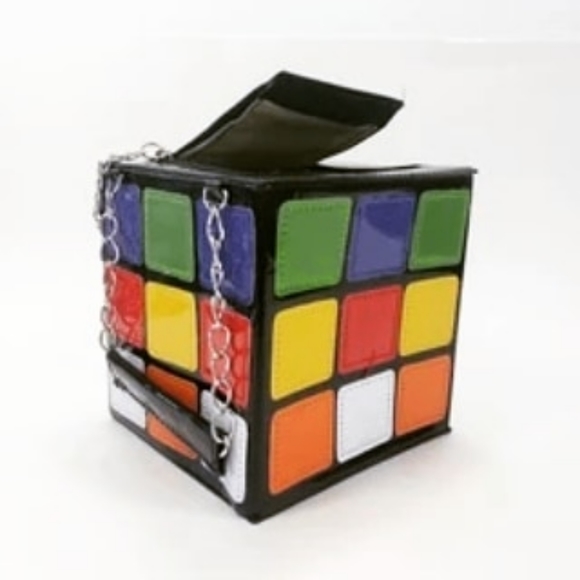 Uniquely Design Cube Clutch - Picture 3 of 4